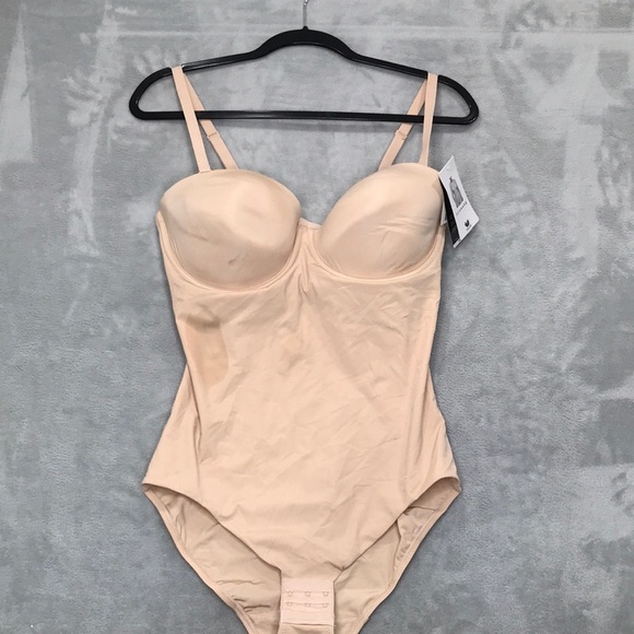 Wacoal Red Carpet  Medium Control Convertible Bodysuit Size 38D New - Picture 1 of 12